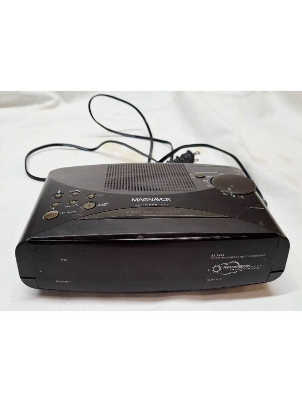 Magnavox AJ3440 FM/AM Weatherband Clock Radio With Dual Alarms & Repeat Alarm Fu